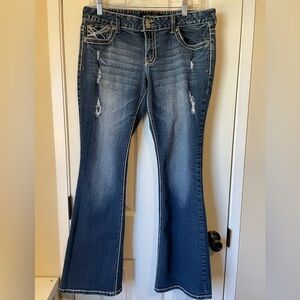 Rue21 distressed jeans size 13